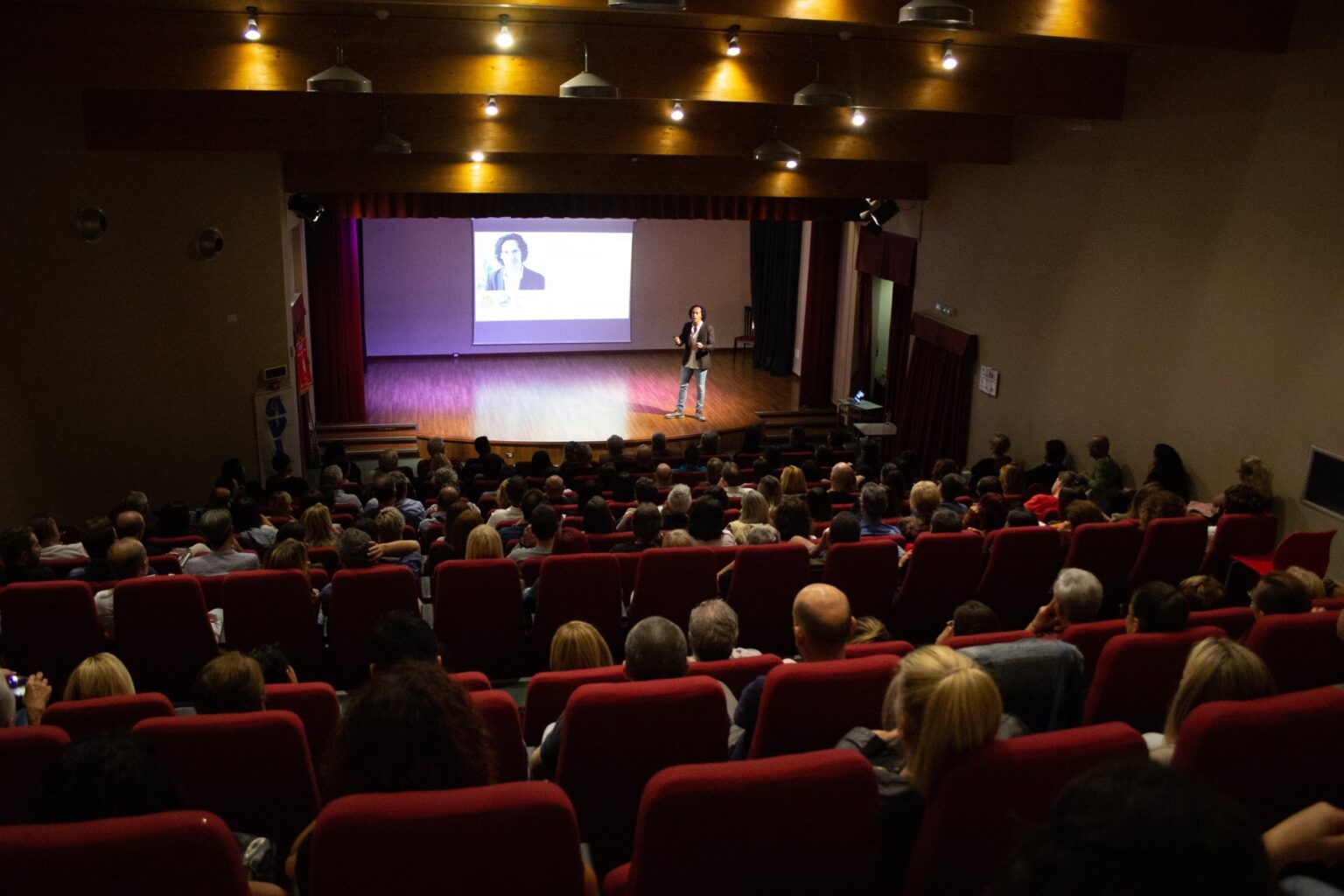 69747234_900186383671922_4842360272284811264_n